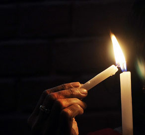 candle-lighting-dark
